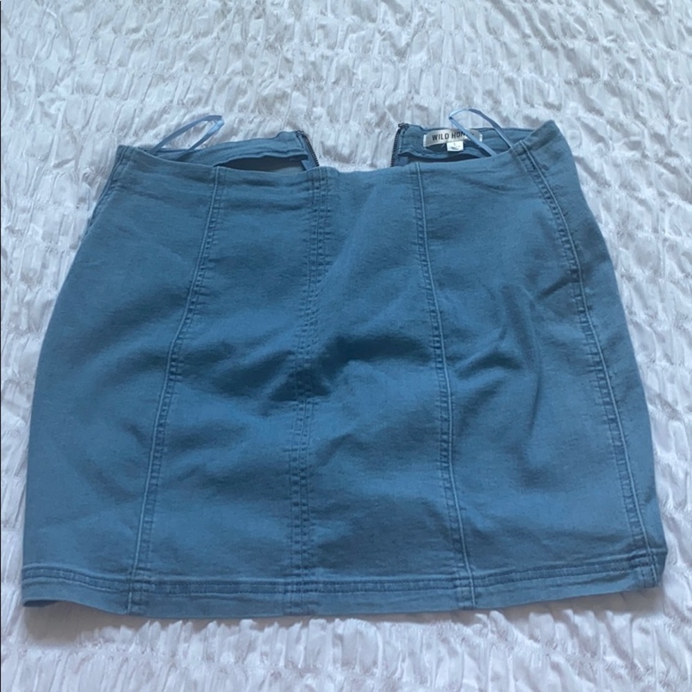 Jean mini skirt.